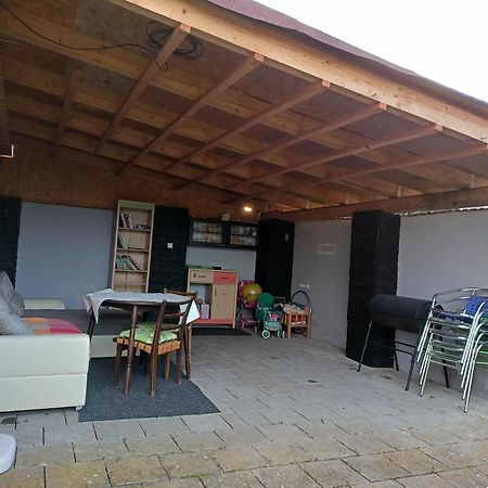 Rekreacni Dum U Elisky A Barusky Villa Krakovany Luaran gambar