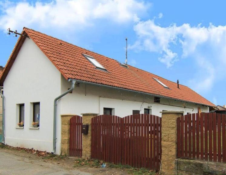Rekreacni Dum U Elisky A Barusky Villa Krakovany Luaran gambar